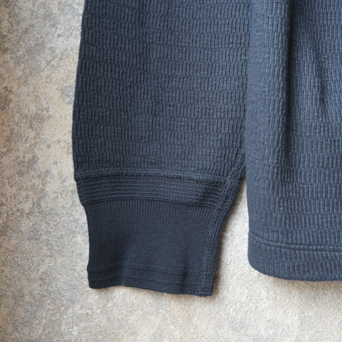 LOOP&WEFT_LRC1122_SUPIMA Long Honeycomb Knit Crewneck Thermal_Antique Black