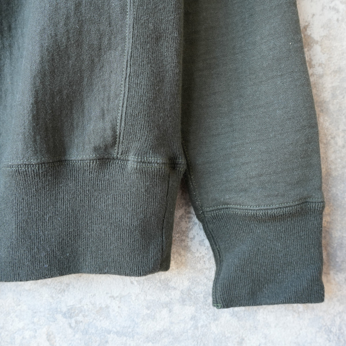 UES 70RW-DU 19 1 New Puka-lu Sweatshirt - Olive