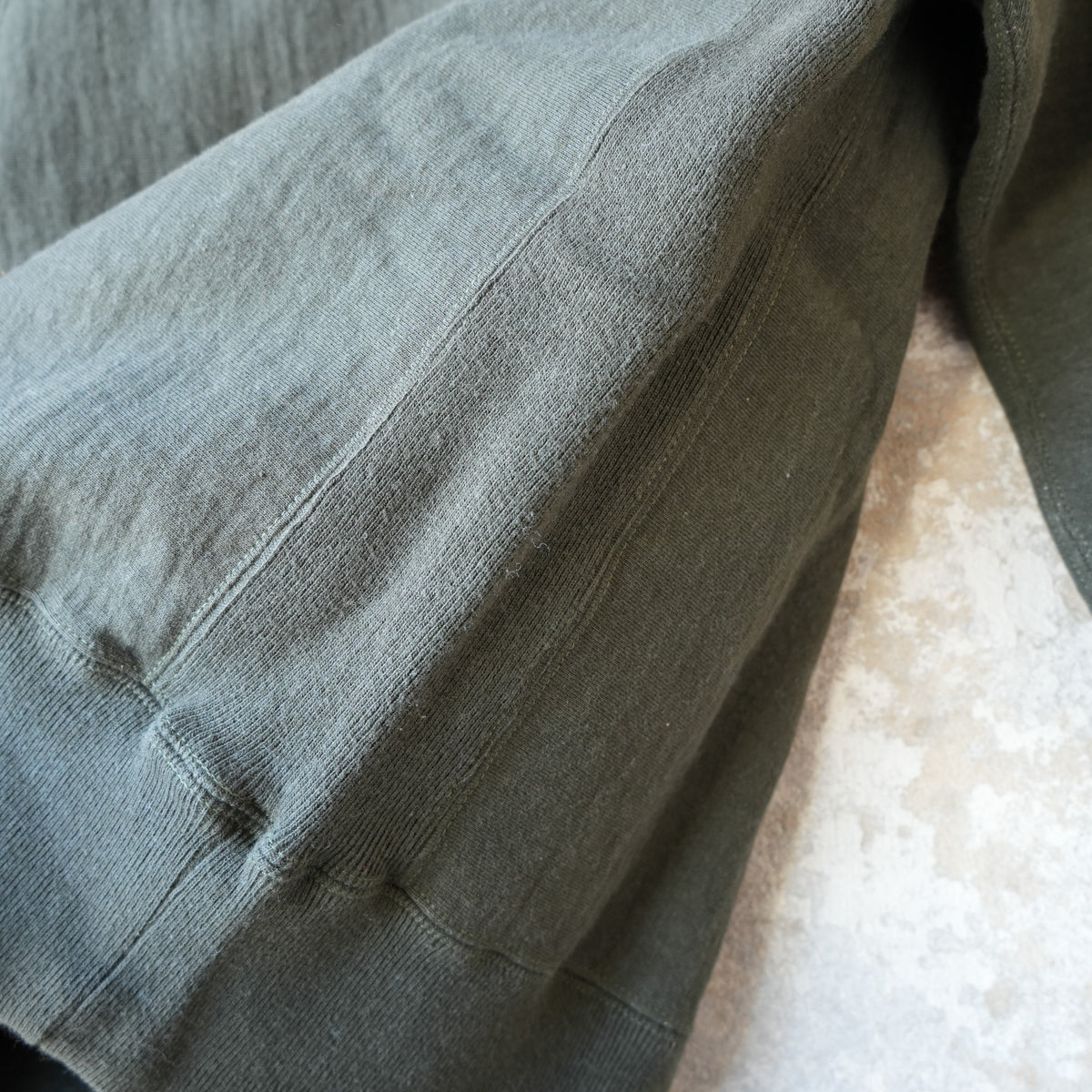 UES 70RW-DU 19 1 New Puka-lu Sweatshirt - Olive