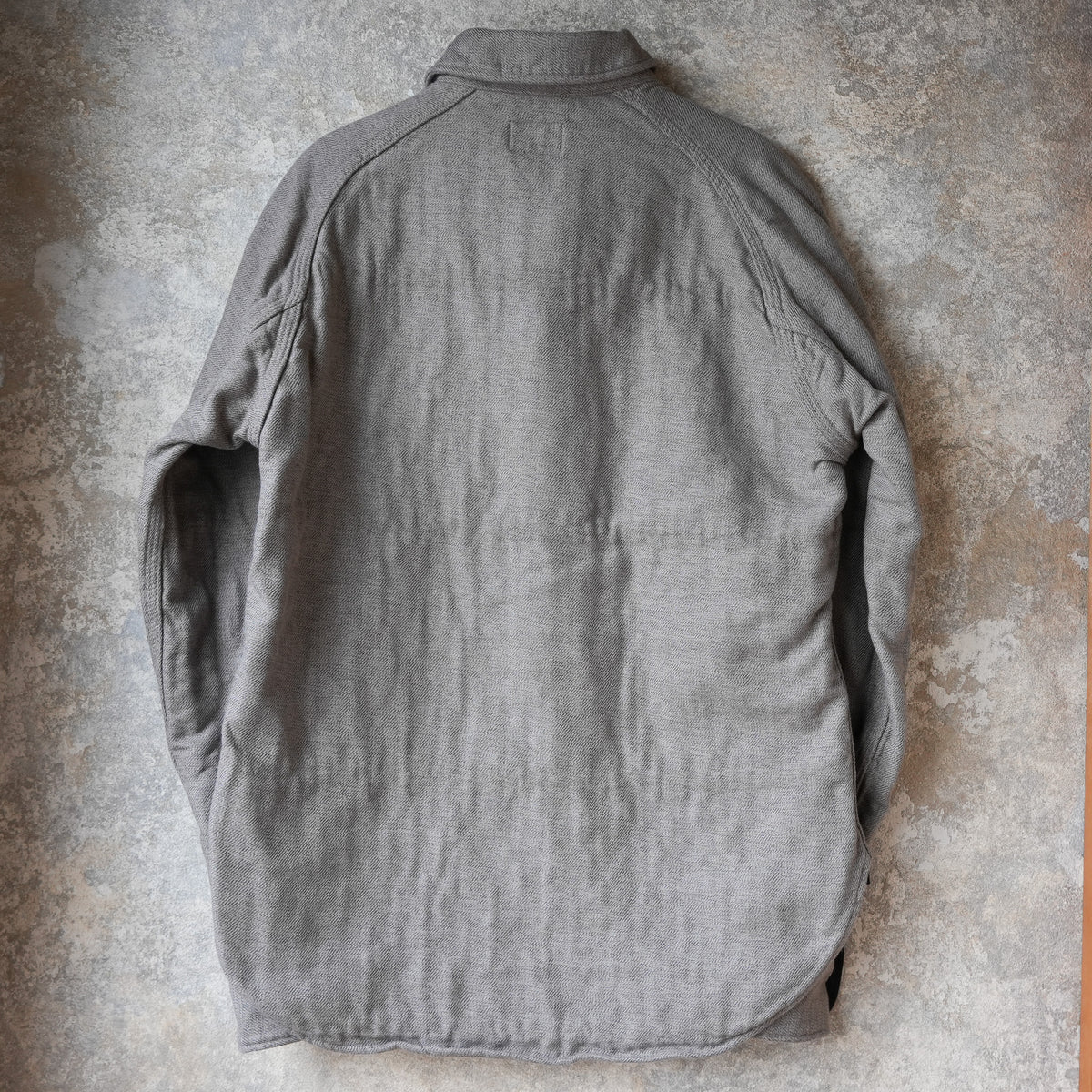 DELUXEWARE_7649C_40S NATIVE BORDER_GRAY