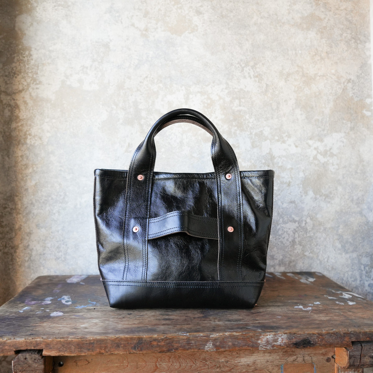 INCEPTION_IPHSB-17_HORSE HIDE COAL BAG (SMALL) _Black