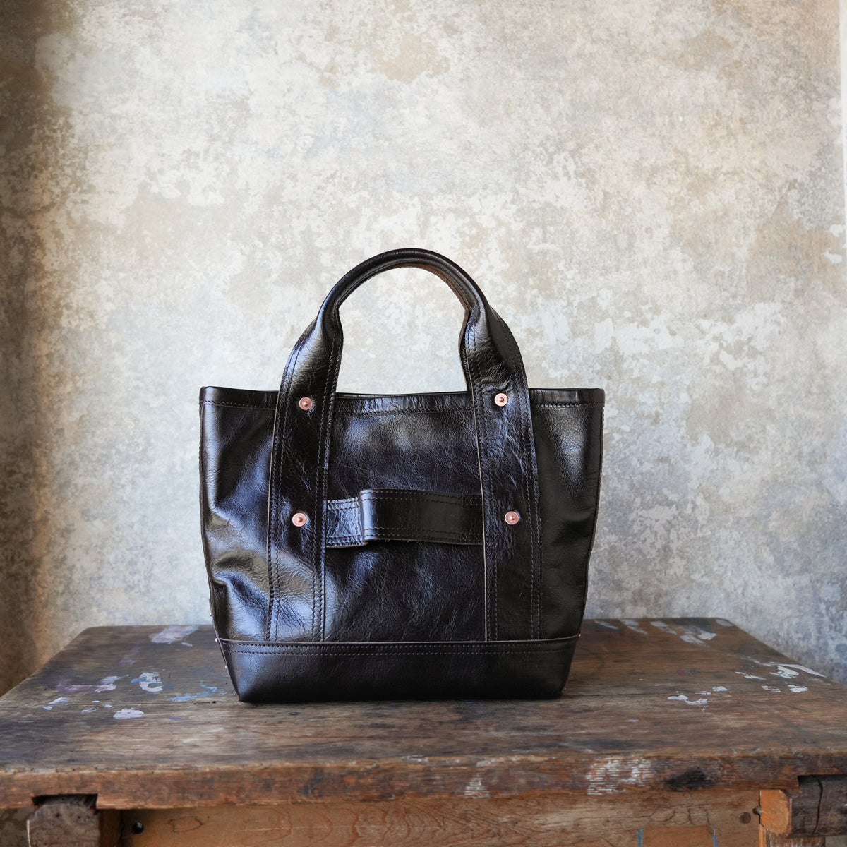 INCEPTION_IPHSB-17_HORSE HIDE COAL BAG (SMALL) _DarkBrown