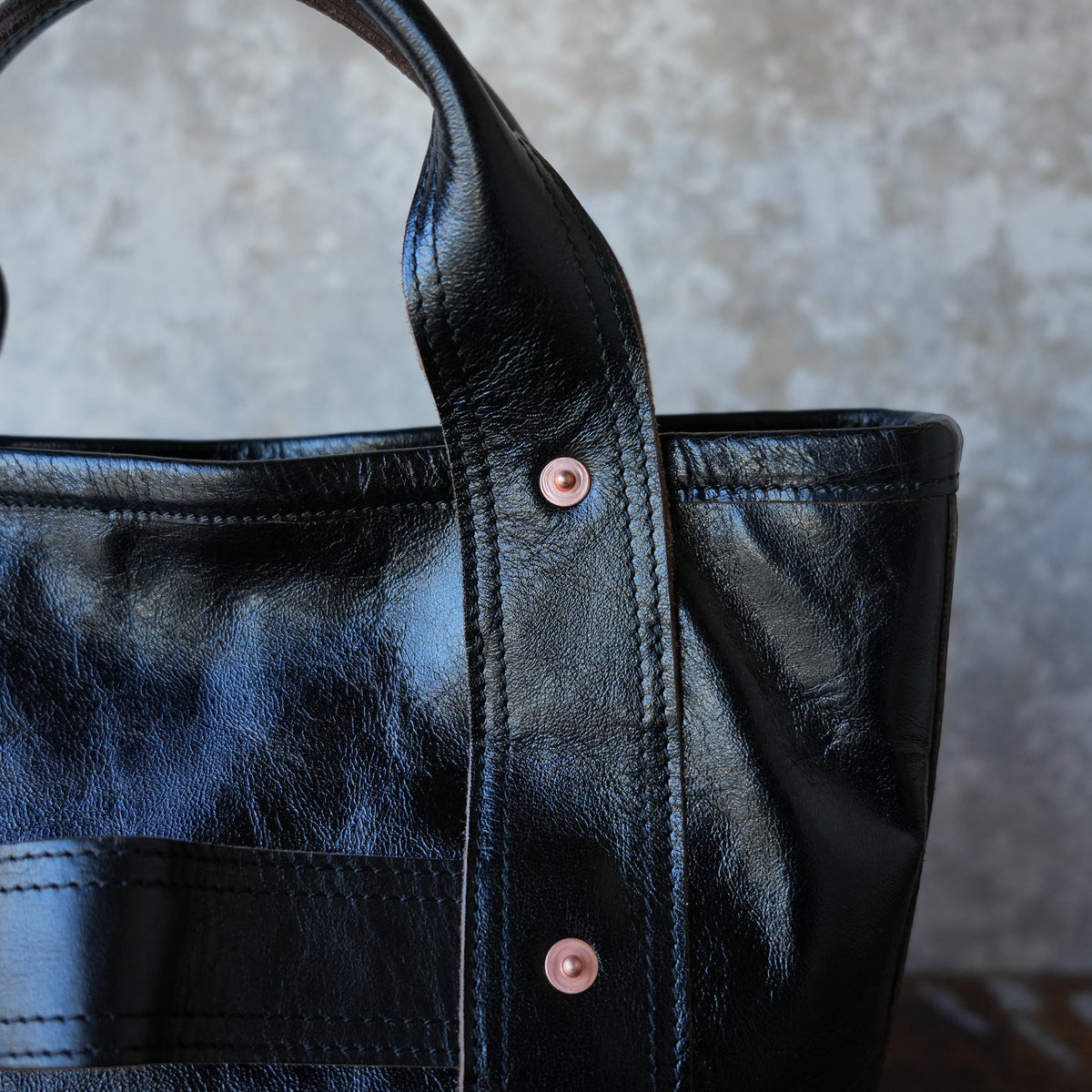 INCEPTION_IPHSB-17_HORSE HIDE COAL BAG (SMALL) _Black