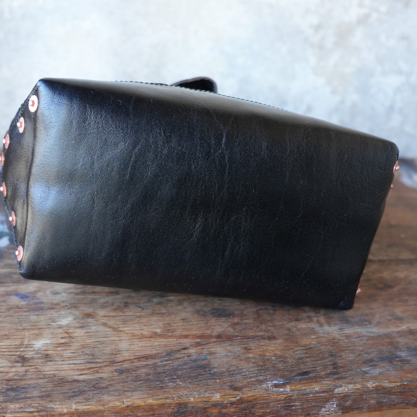 INCEPTION_IPHSB-17_HORSE HIDE COAL BAG (SMALL) _Black