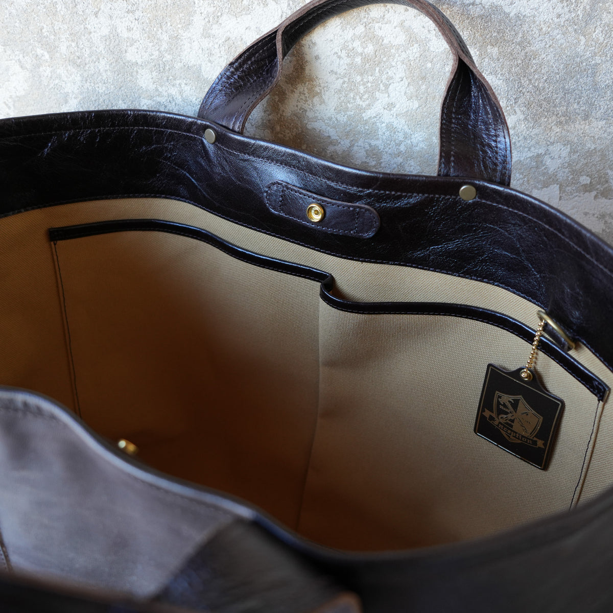 INCEPTION_IPHSB-19_HORSE HIDE COAL BAG (LARGE) _Brown