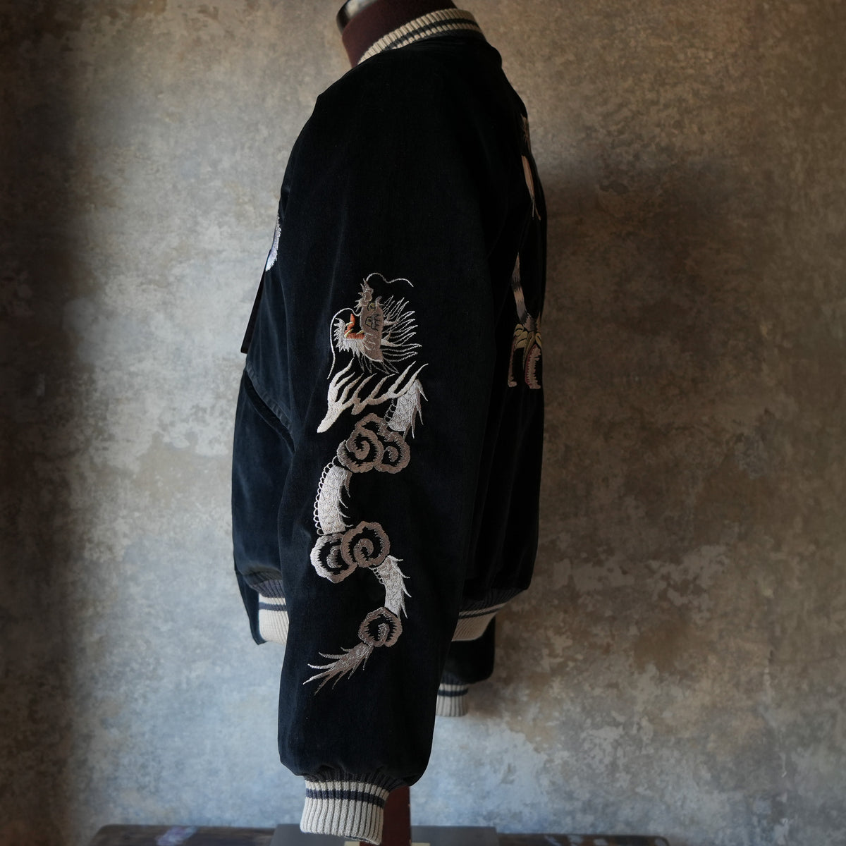 DELUXEWARE_DSJ-001_50s SOUVENIR JACKET_BLK/ORG