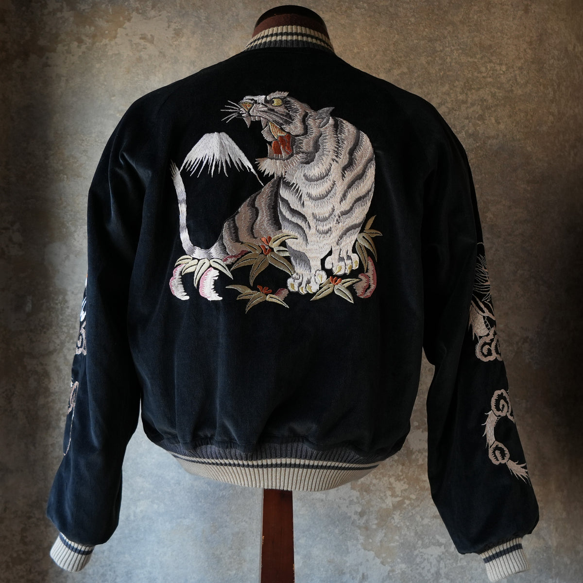 DELUXEWARE_DSJ-001_50s SOUVENIR JACKET_BLK/ORG
