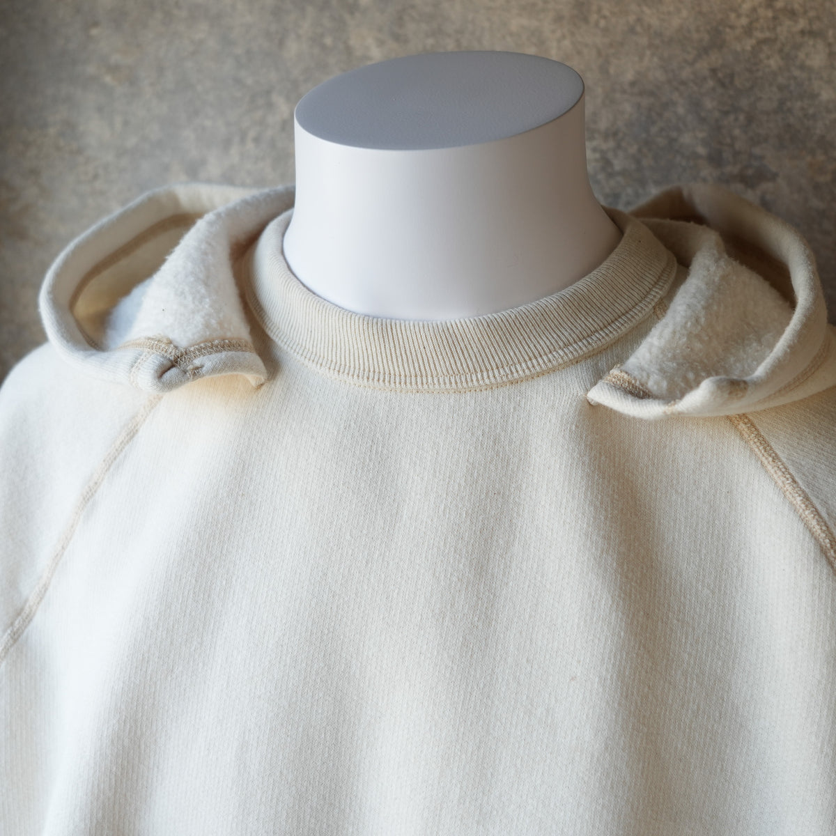 LOOP & WEFT_LCS 1009_SUPER FLUFFY KNIT RAGLAN AFTER HOODIE_ANTIQUE IVORY