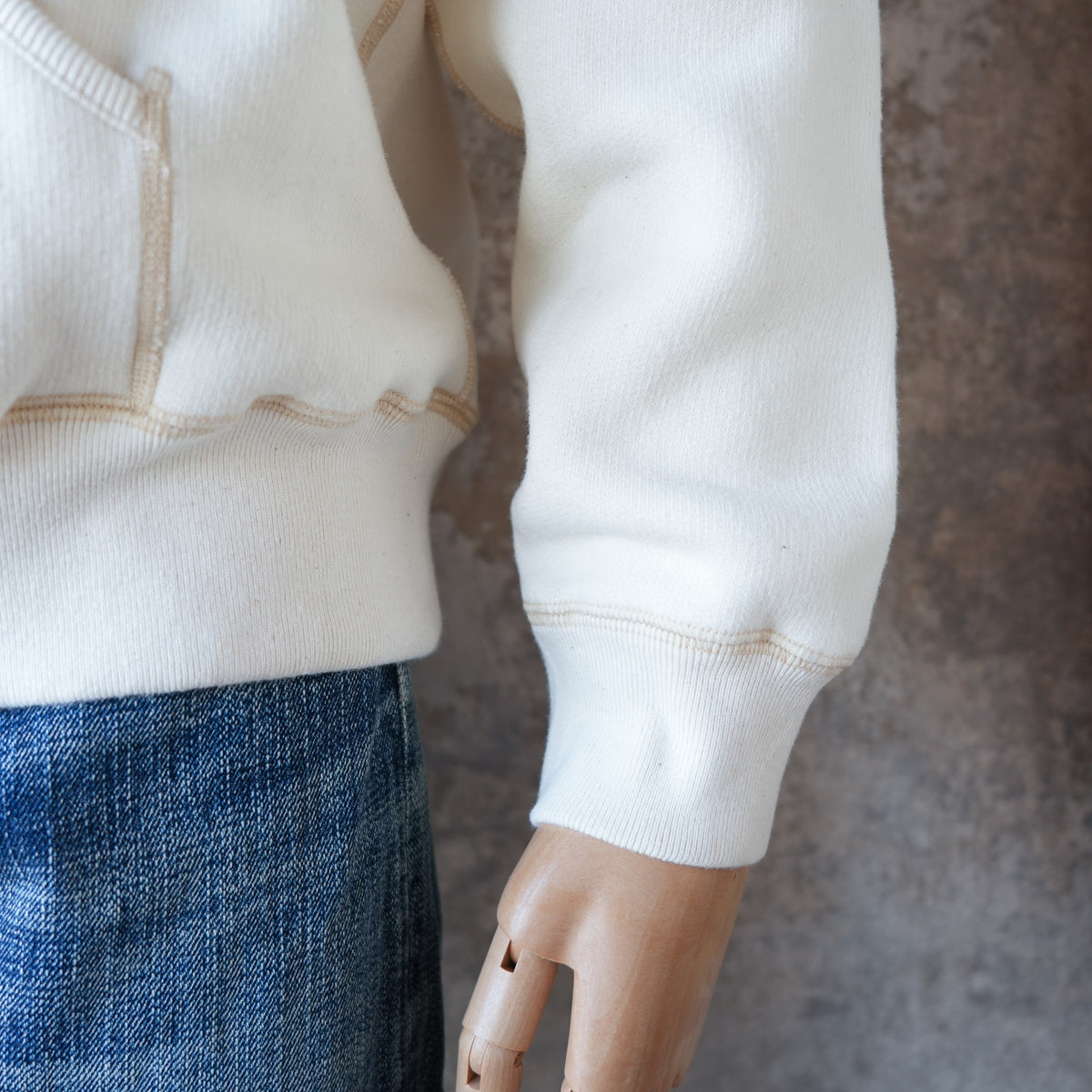 LOOP & WEFT_LCS 1009_SUPER FLUFFY KNIT RAGLAN AFTER HOODIE_ANTIQUE IVORY