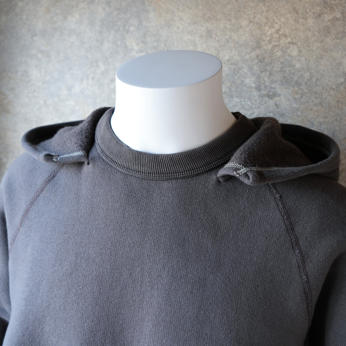 LOOP & WEFT_LCS 1009_SUPER FLUFFY KNIT RAGLAN AFTER HOODIE_CLASSIC BLACK