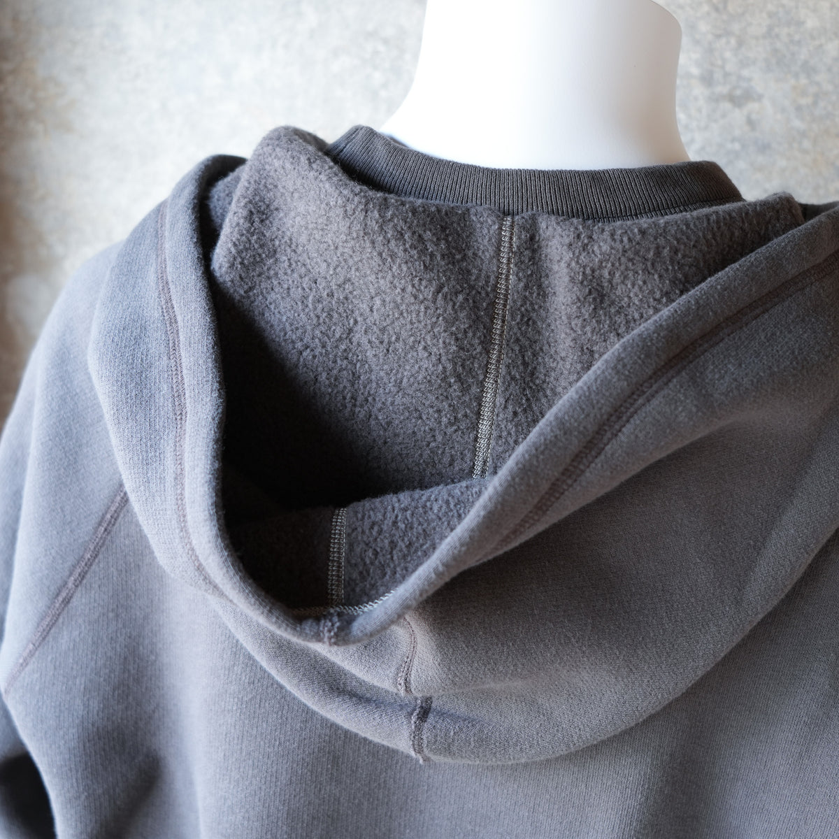 LOOP & WEFT_LCS 1009_SUPER FLUFFY KNIT RAGLAN AFTER HOODIE_CLASSIC BLACK