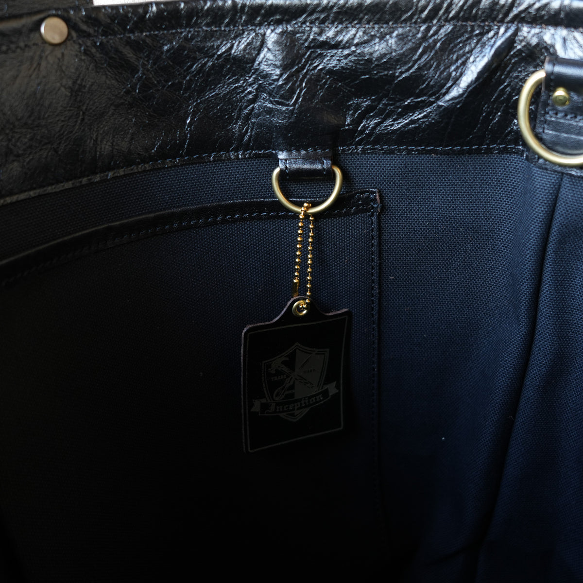 INCEPTION_IPHSB-19_HORSE HIDE COAL BAG (LARGE) _Black