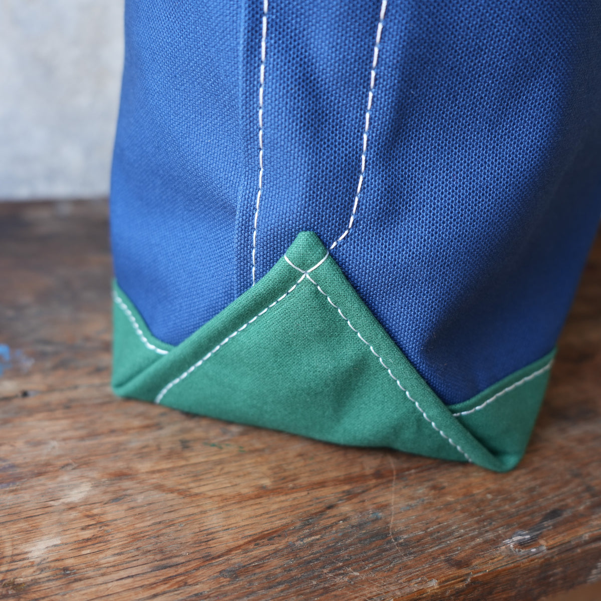 WORKERS_Deluxe Tote Bag/ Navy Body x Green Handle
