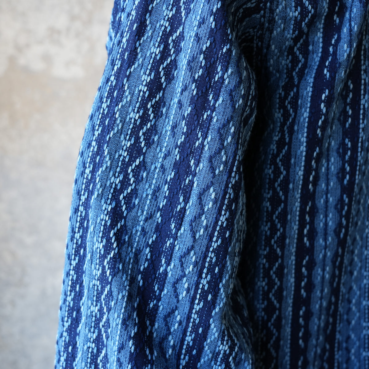SAMURAIJEANS_SSS25-SKS_Indigo Sashiko Striped Shirt