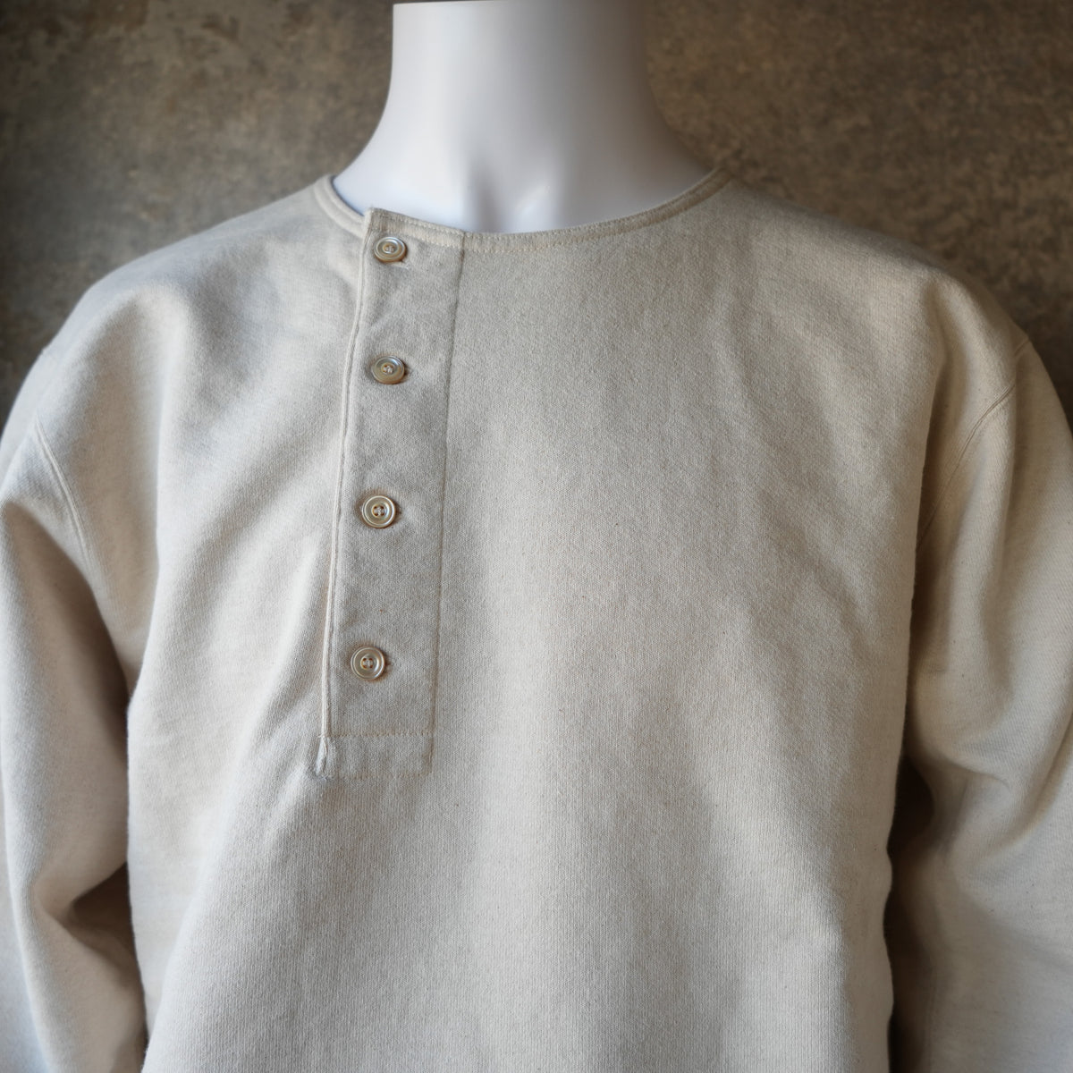 PREQUEL_C1011 Henley Sweatshirt (Natural)