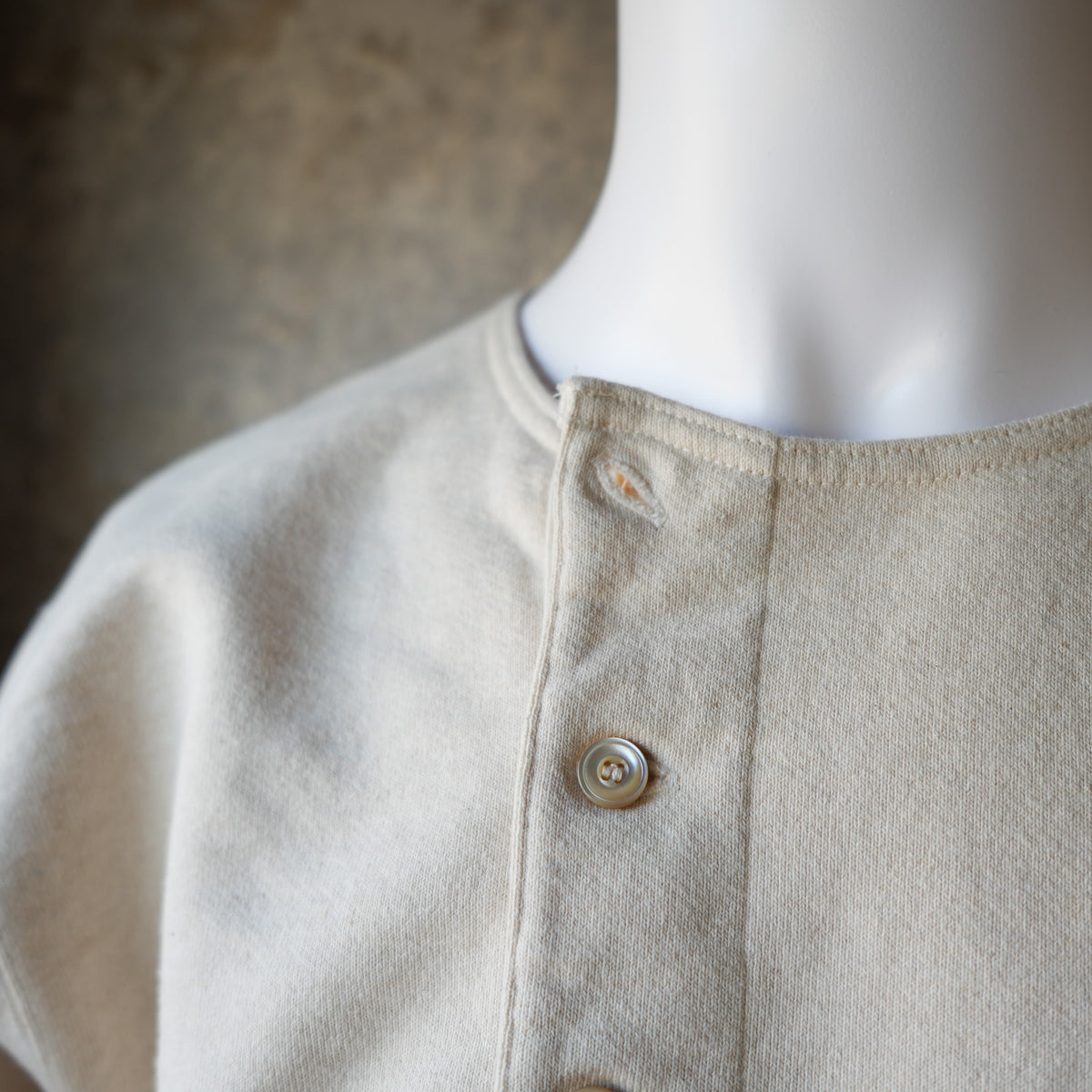 PREQUEL_C1011 Henley Sweatshirt (Natural)