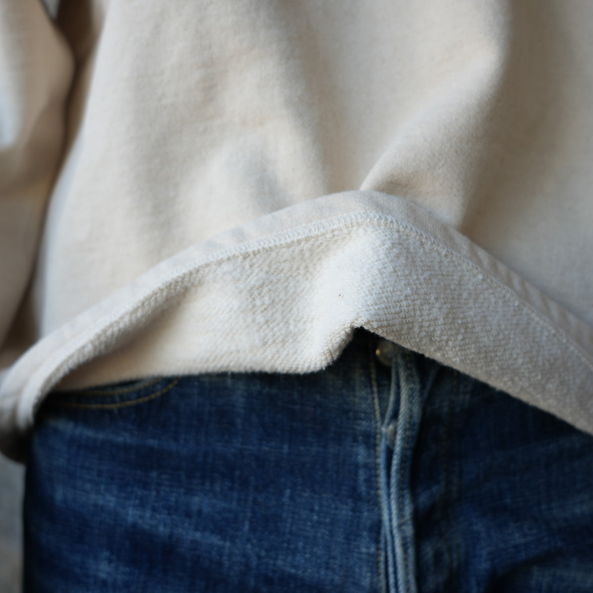 PREQUEL_C1011 Henley Sweatshirt (Natural)