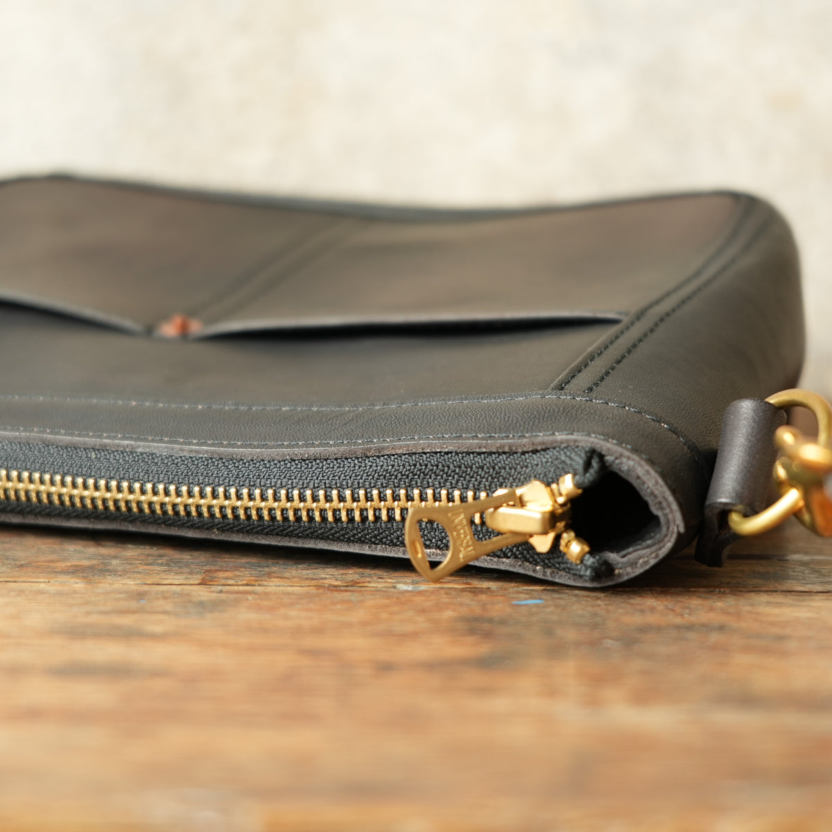 VASCO_VS-313L_LEATHER TELEPHONE SHOULDER BAG_SMALL_BLACK