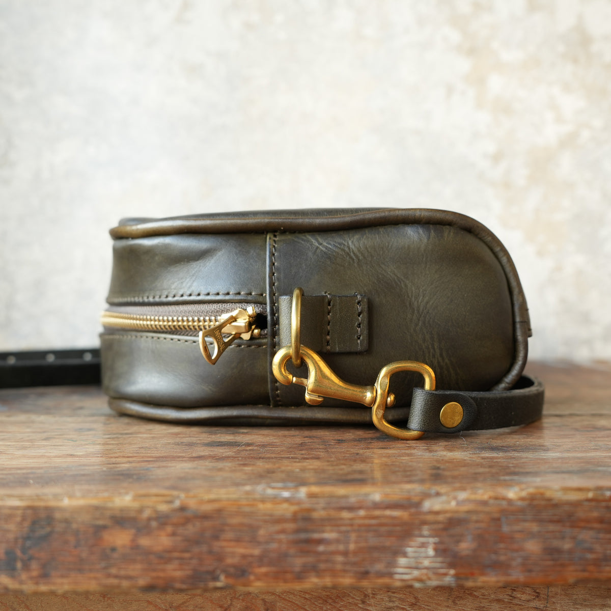 VASCO_VS-296L LEATHER OFFICER POUCH BAG_OLIVE
