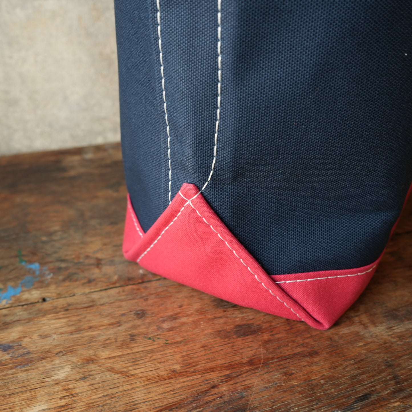 WORKERS_Deluxe Tote Bag_Navy Body x Red Handle