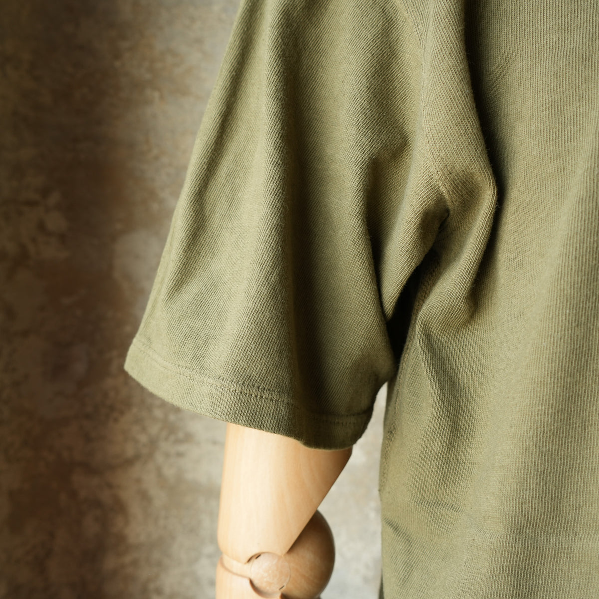 LOOP&WEFT_LRC1127_LOOPWHEELED DOUBLE BINDER CREW_ARMY OLIVE
