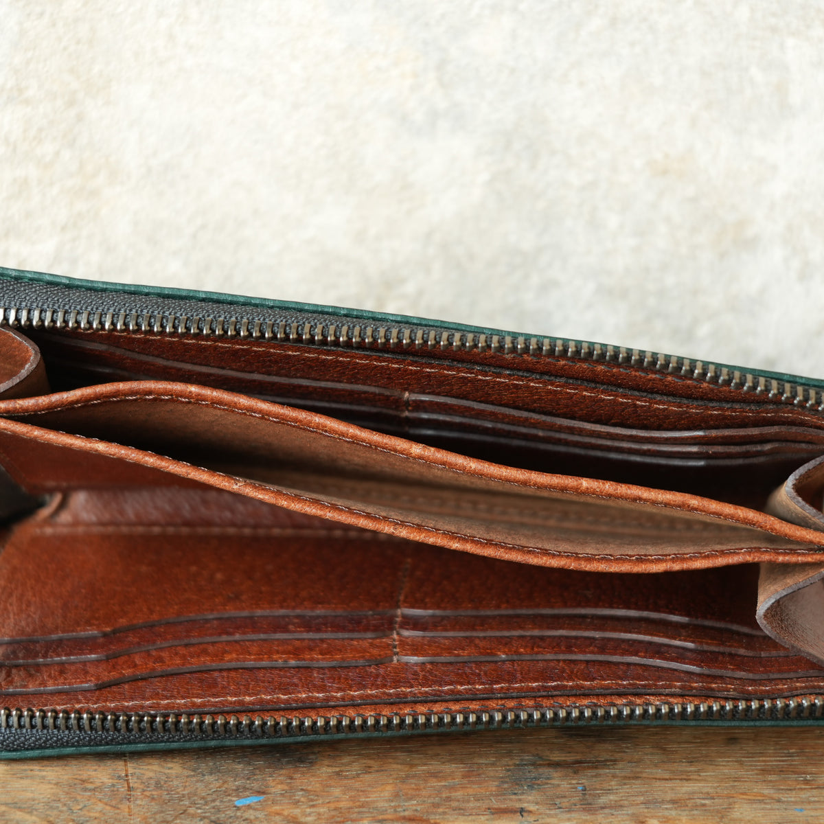 SpiralDance_L ZIP WALLET_WILD BOAR_GREEN × BROWN