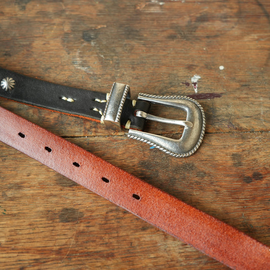 VINTAGE WORKS_DH5738-CH-2_Western buckle with Concho_Tea core
