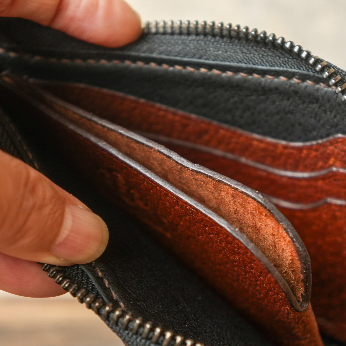 SpiralDance_L-Zip Small Wallet_BROWN