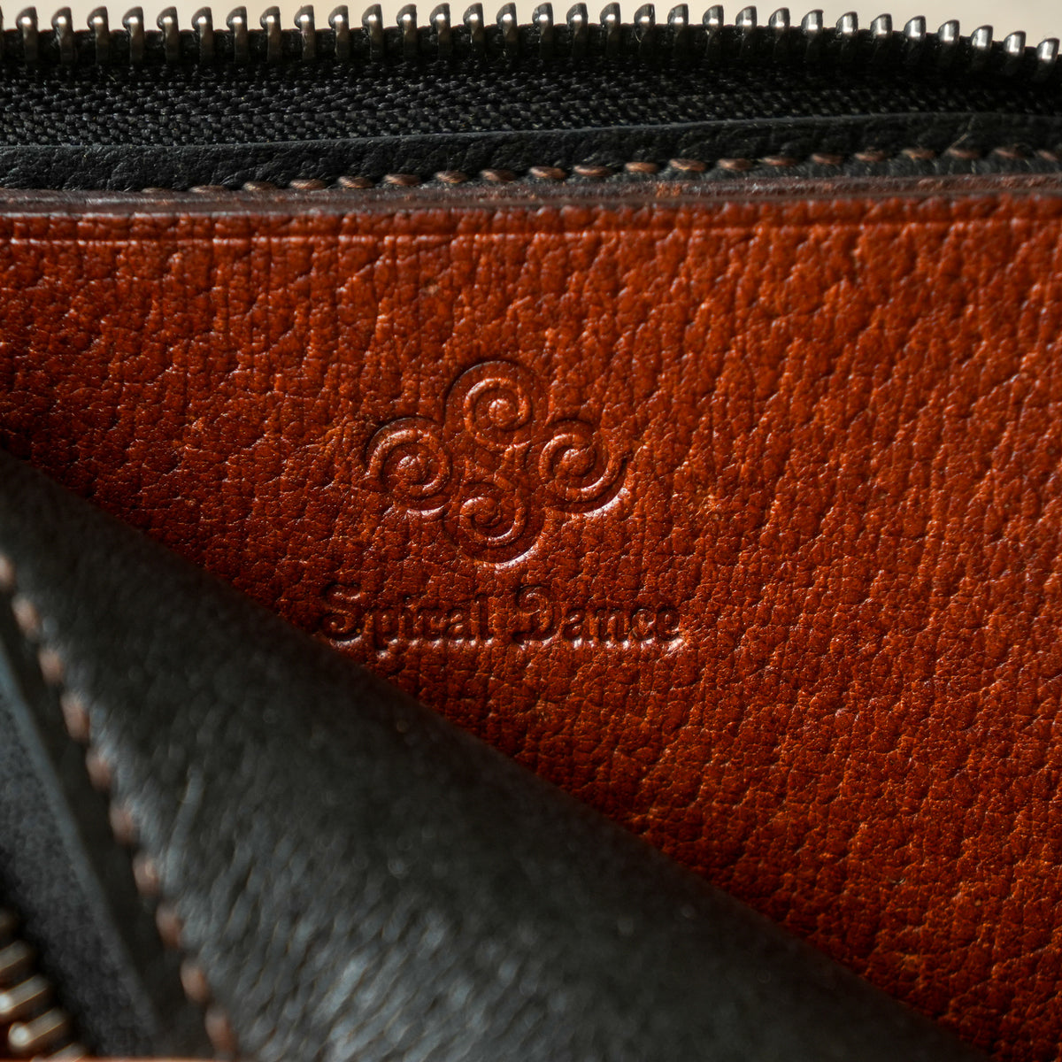 SpiralDance_L-Zip Small Wallet_BROWN