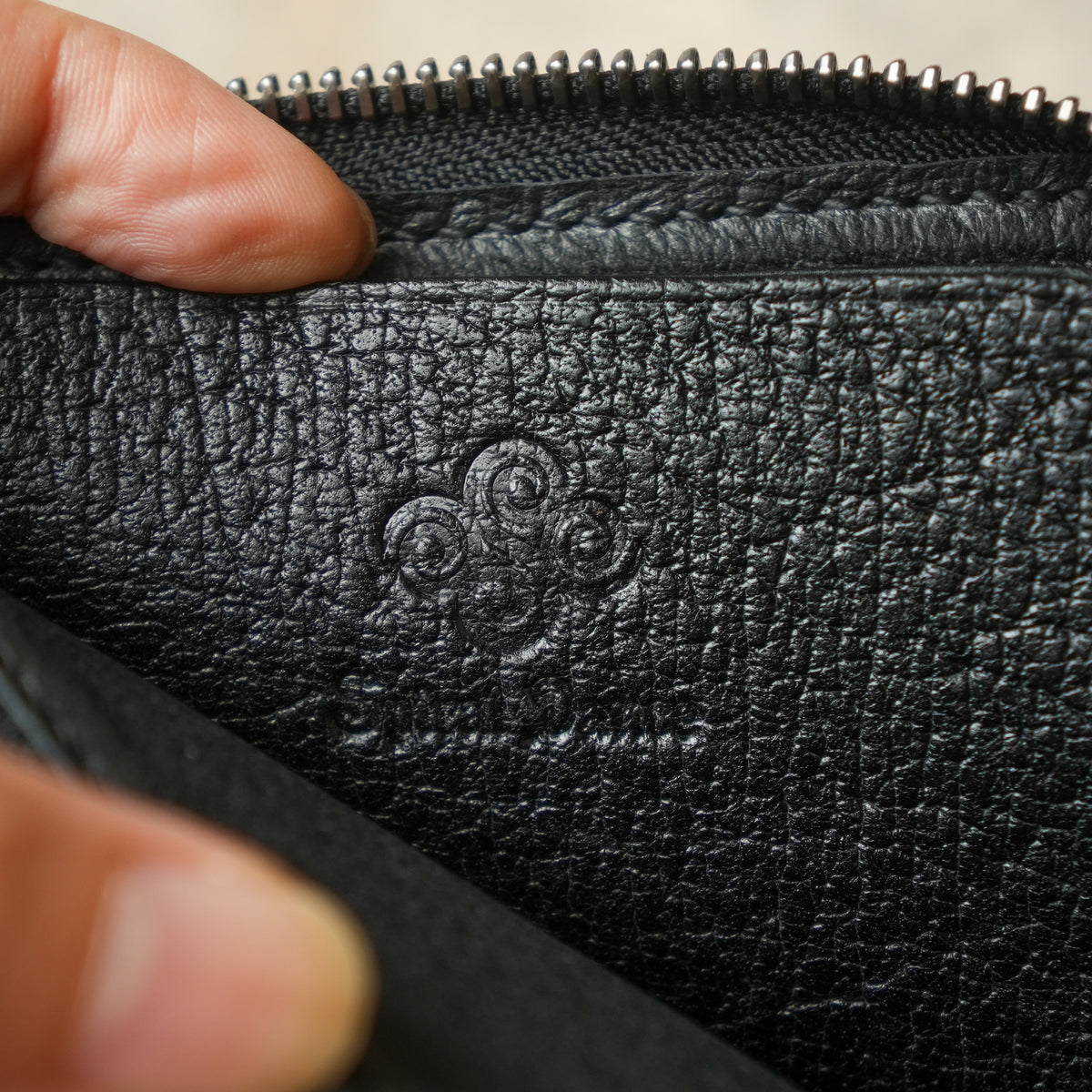 SpiralDance_L-Zip Small Wallet_BLACK