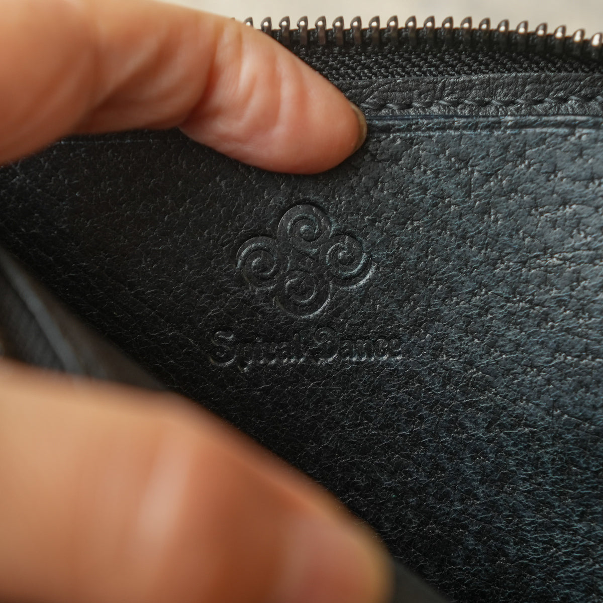SpiralDance_L-Zip Small Wallet_NAVY