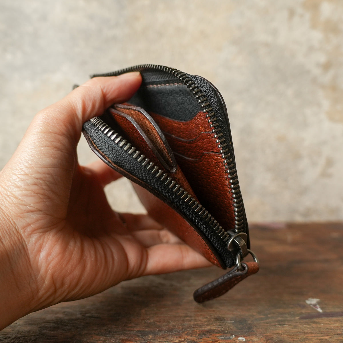 SpiralDance_L-Zip Small Wallet_BROWN