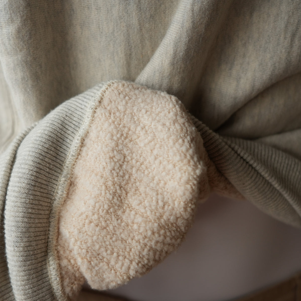 UES_70RW-DU_OM_1_NEW PURCARA Sweatshirt_OATMEAL