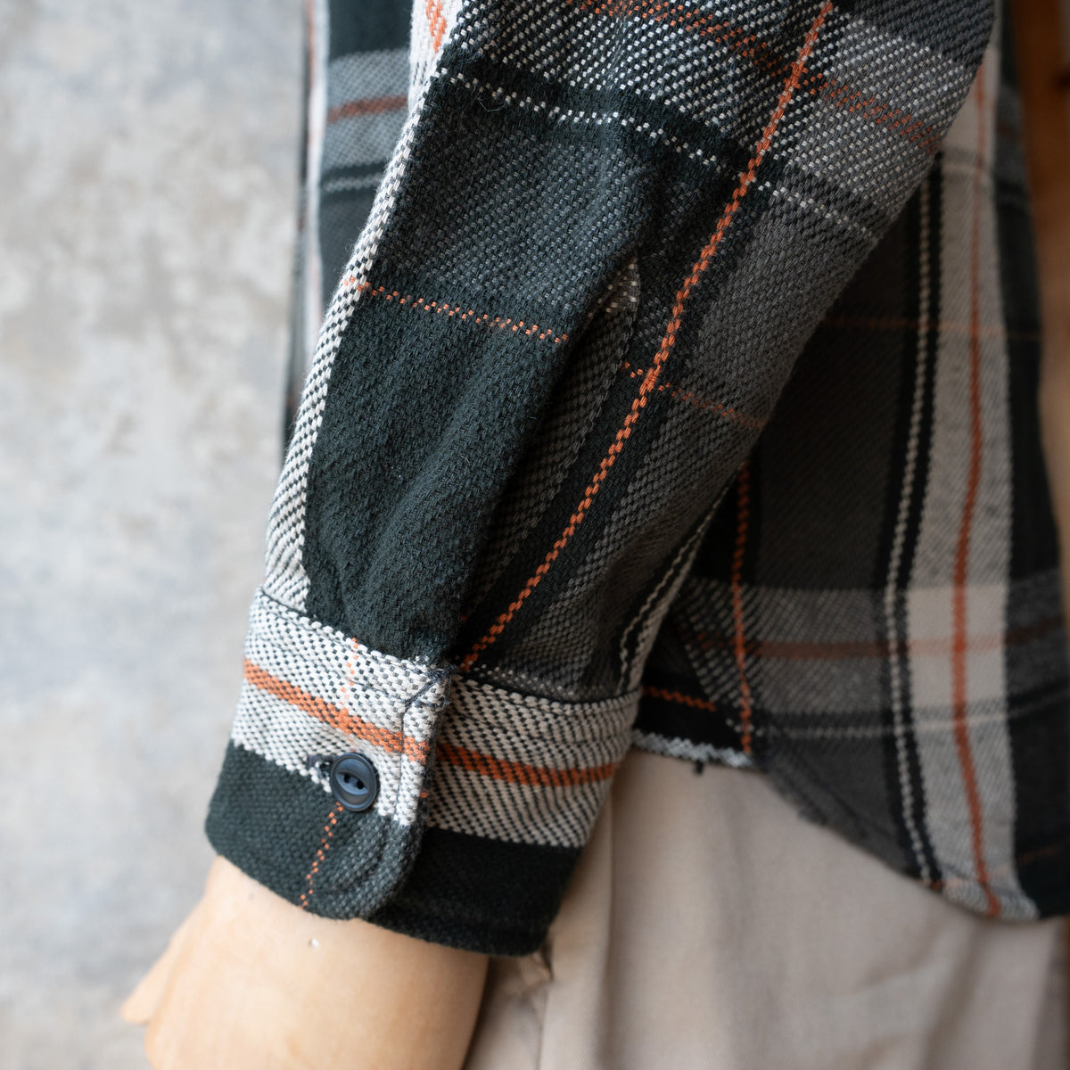UES_502654_05_1_Heavy Flannel Shirt_Charcoal