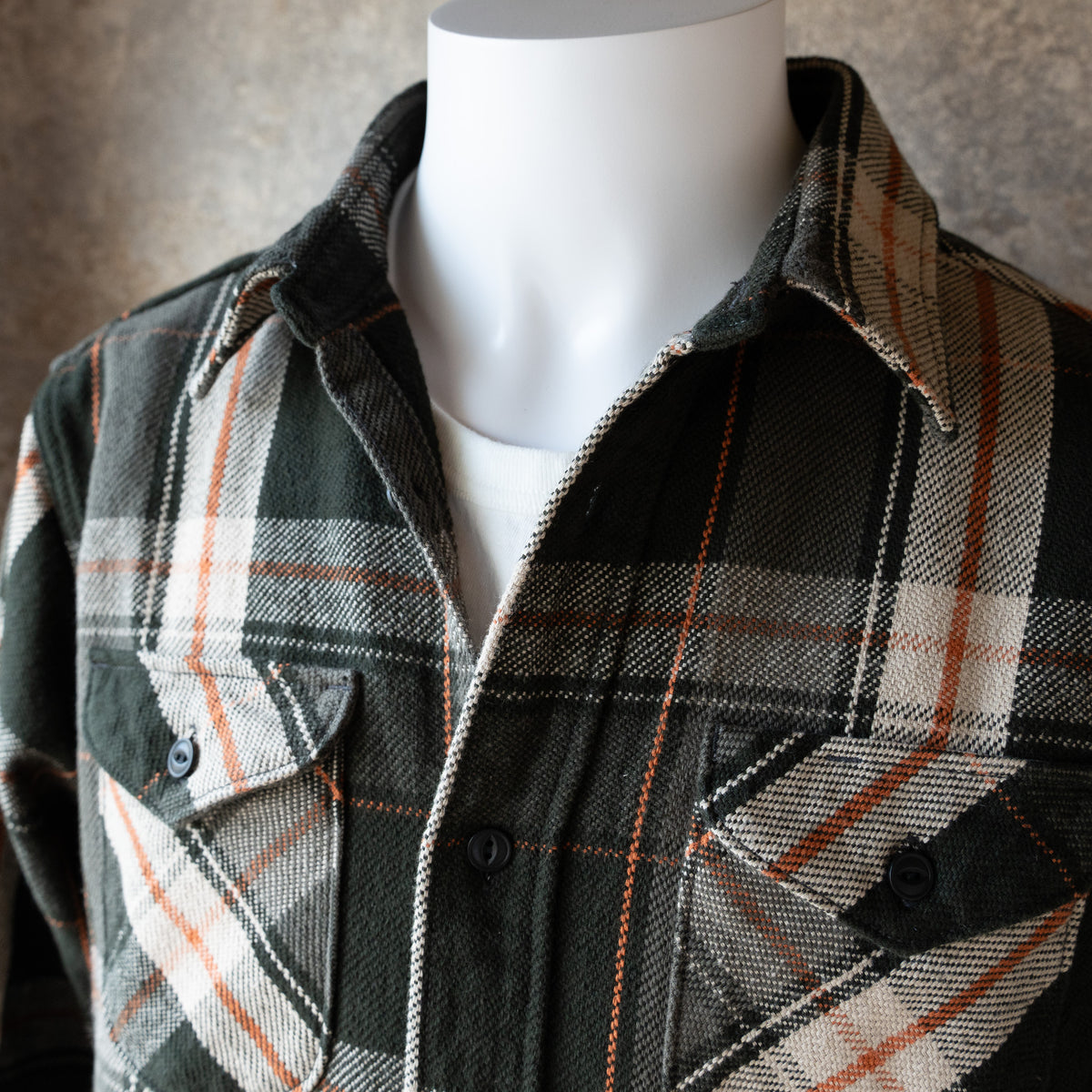 UES_502654_05_1_Heavy Flannel Shirt_Charcoal