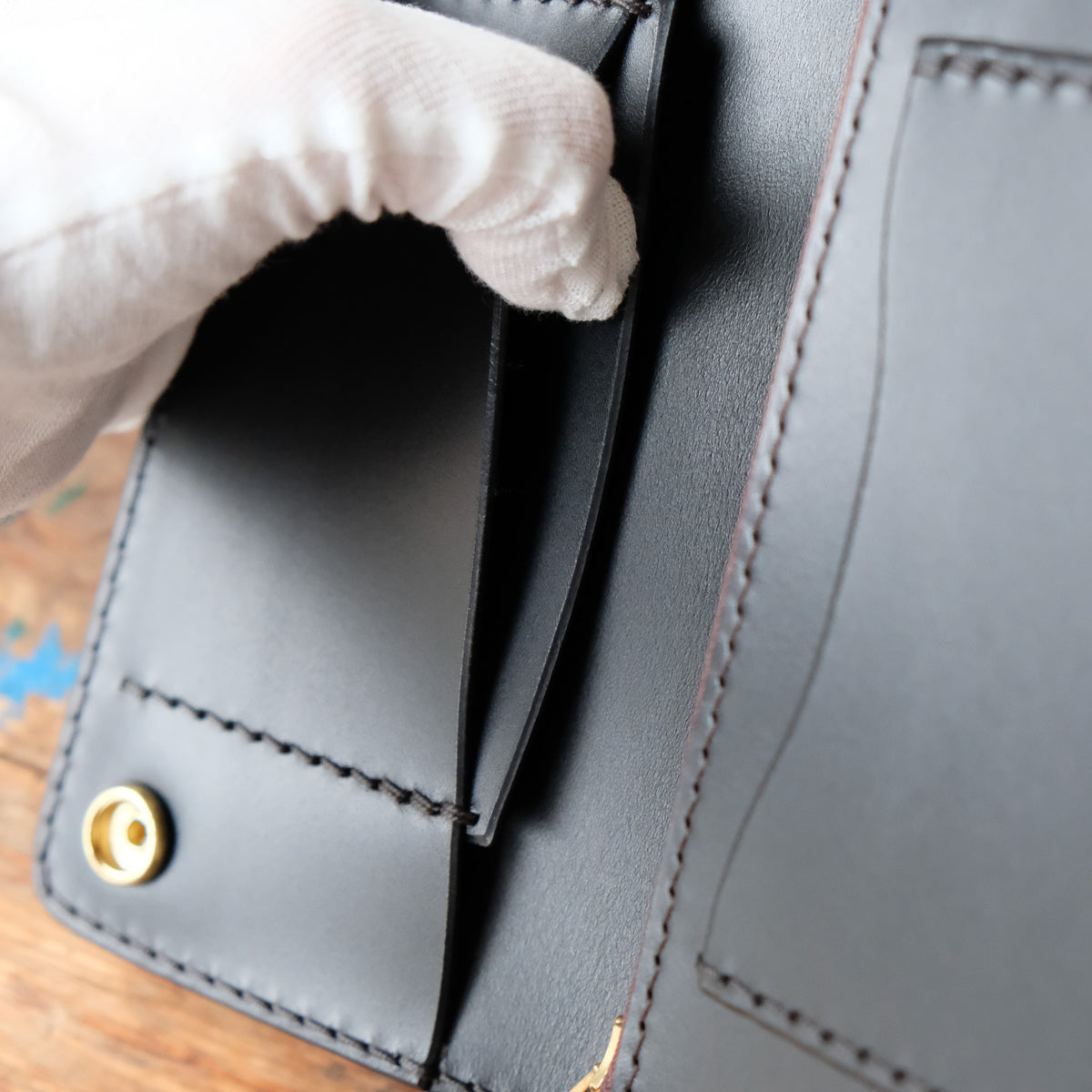 OLD FELLOW COMPANY TW-02 L B BLACK Tracker Wallet