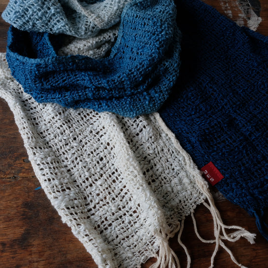 UES_天然藍手染めミニマフラー_グラデーション