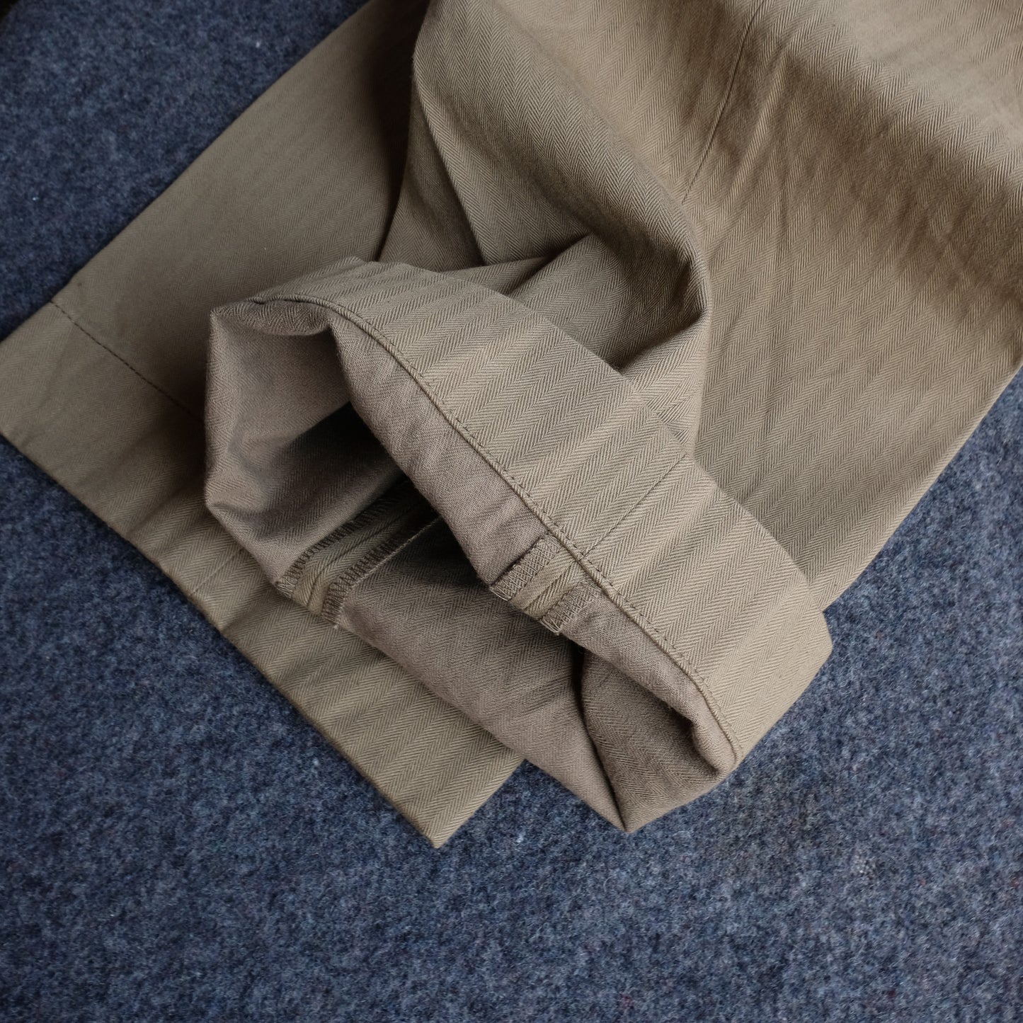 G&F Co._HERINGBONE TROUSER_KHAKI BEIGE