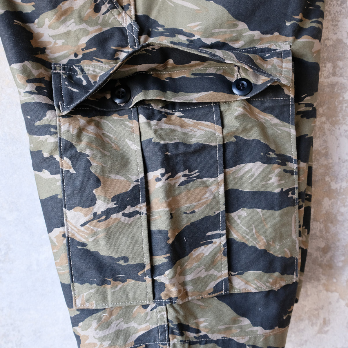 DELUXEWARE_DX100H_ARMY SHORT BOTTOM_TIGER CAMO