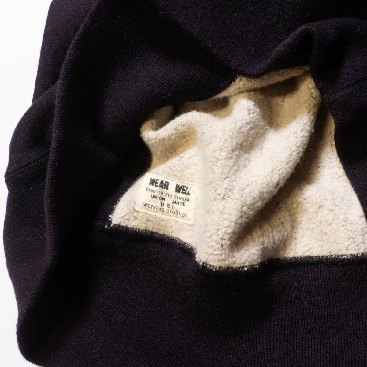 UES_70RW_DU_G_New Pukara Sweatshirt_Navy
