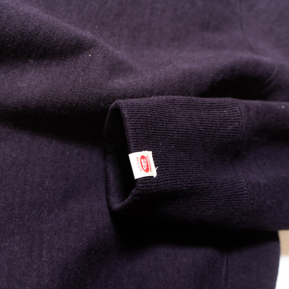 UES_70RW_DU_G_New Pukara Sweatshirt_Navy