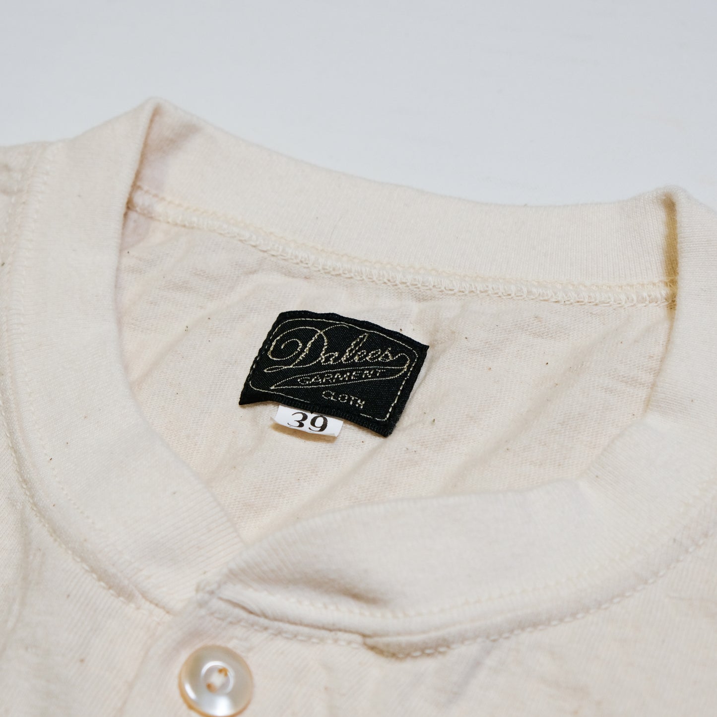 DALEE'S＆CO_Spinner_WORKER HENLEY NECK_NATURAL