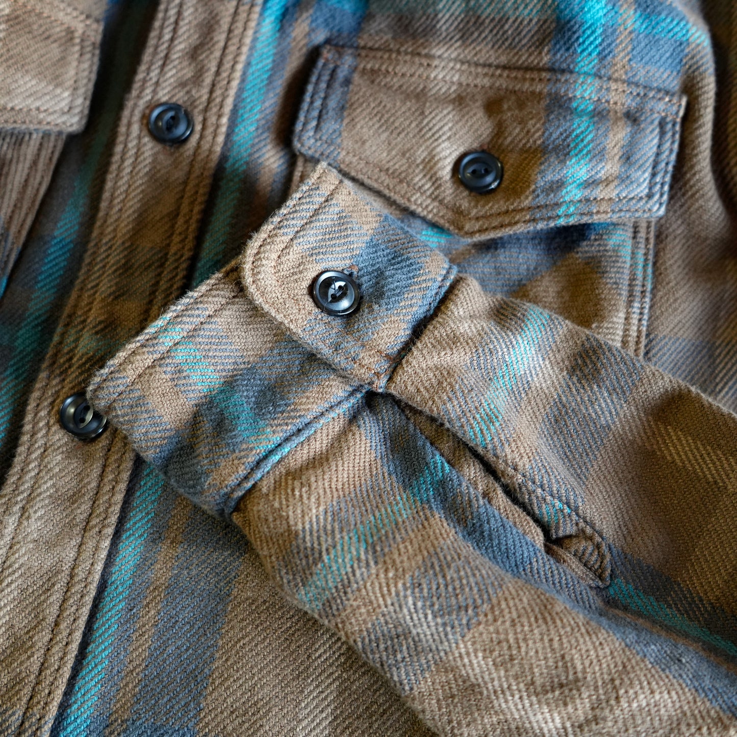 UES_502551_12_Extra Heavyweight Flannel Shirt_Beige