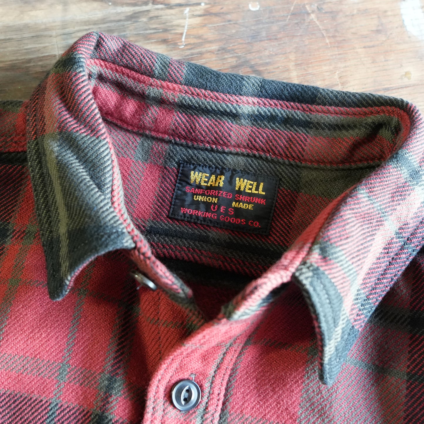 UES_502552_3_Extra Heavyweight Flannel Shirt_Red