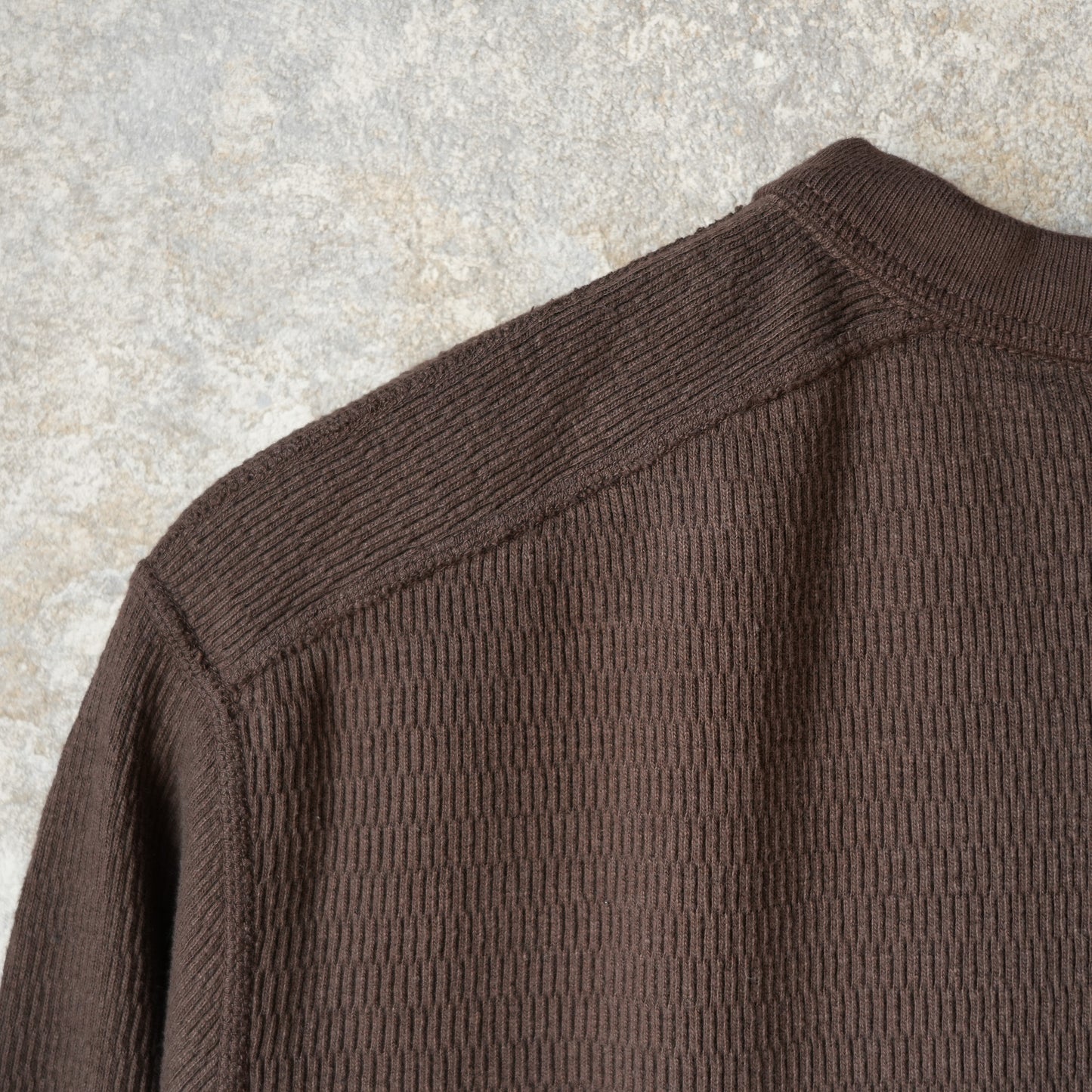 LOOP＆WEFT_LRH1041_SUPIMA LONG HONEYCOMB KNIT HENLEYNECK THERMAL_OAK BROWN