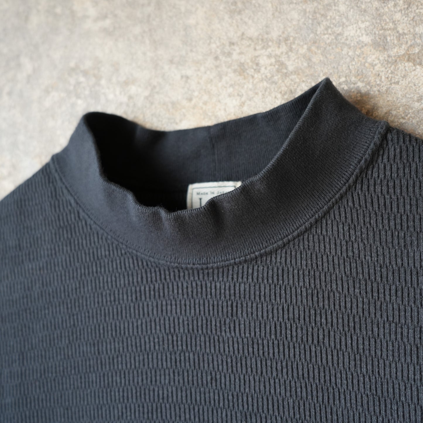 LOOP＆WEFT_LRC1123_SUPIMA LONG HONEYCOMB KNIT MIDDLE NECK THERMAL_ANTIQUE BLACK