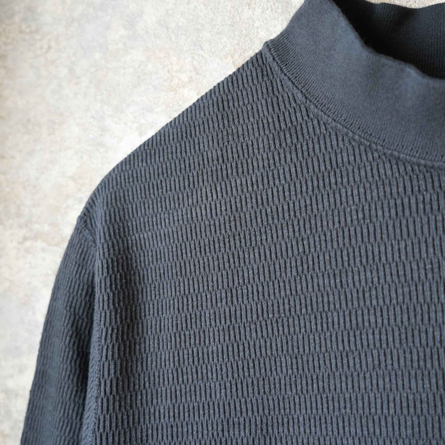 LOOP＆WEFT_LRC1123_SUPIMA LONG HONEYCOMB KNIT MIDDLE NECK THERMAL_ANTIQUE BLACK