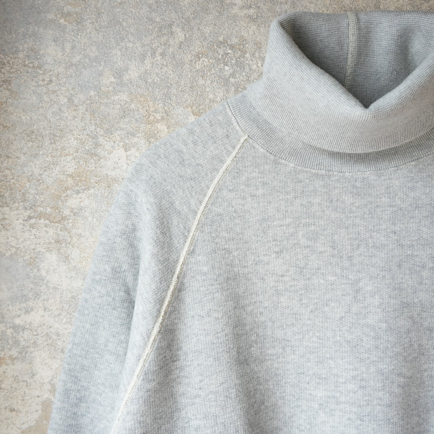 LOOP＆WEFT_LCS 1006_SUPER FLUFFY KNIT RAGLAN TURTLENECK_OLD MELANGE GRAY