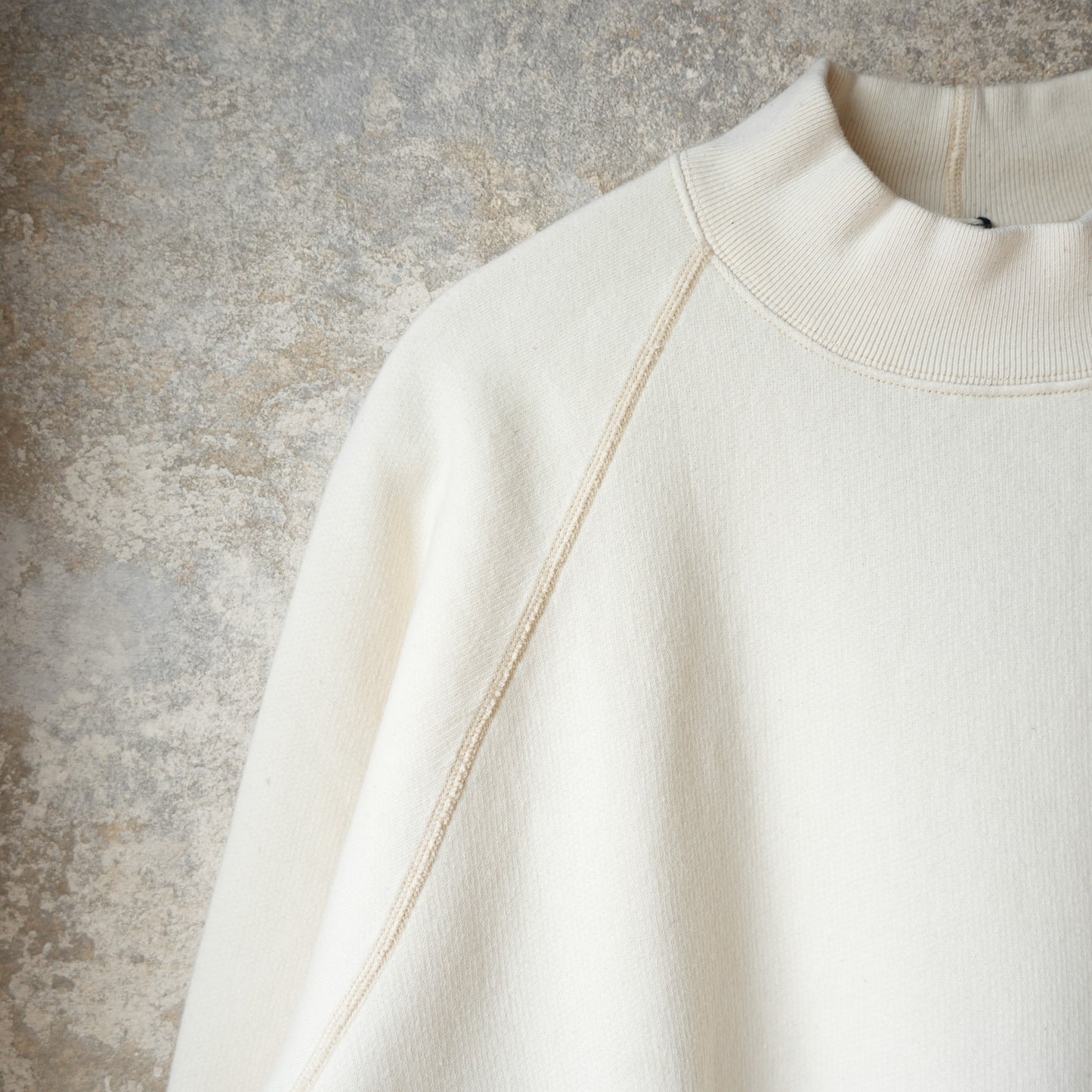 LOOP &amp; WEFT LCS 1005 Super Fluffy Knit Raglan Middle Neck - Vintage Ivory