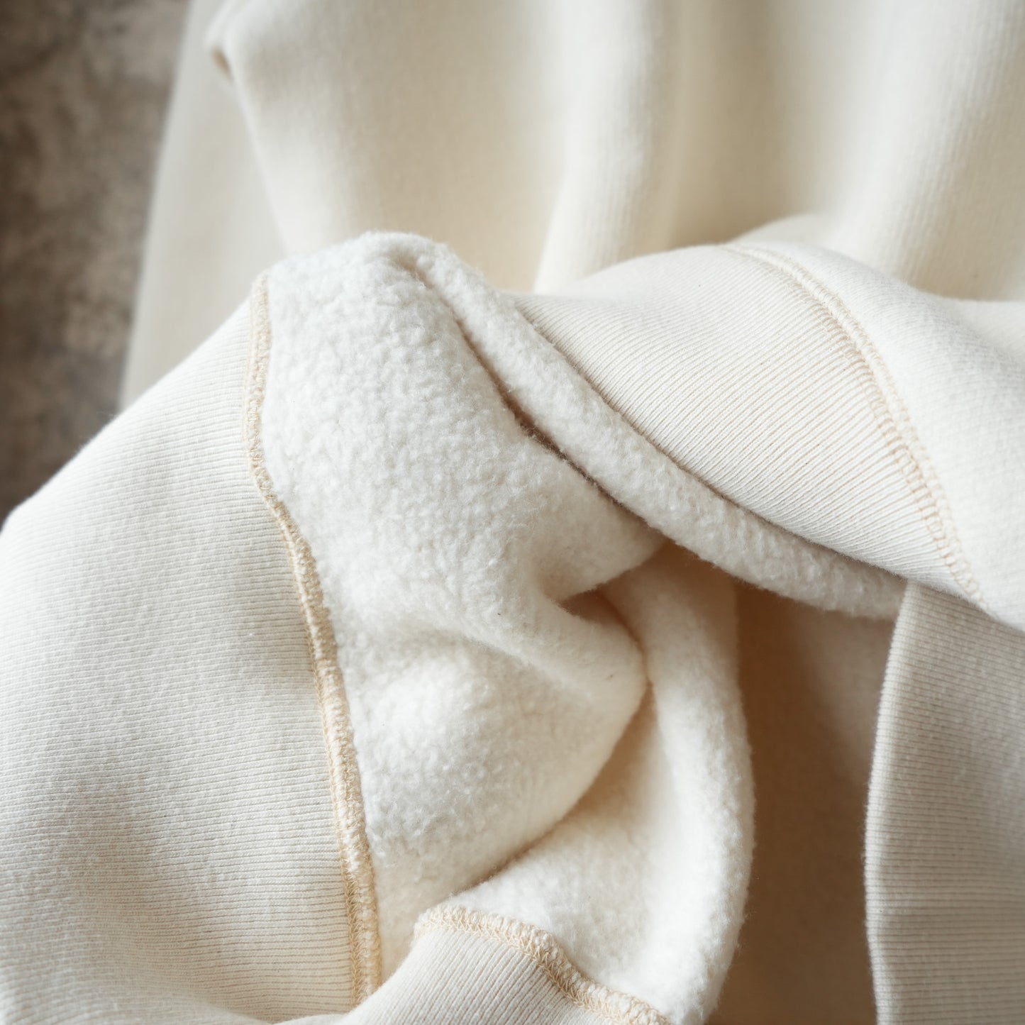 LOOP &amp; WEFT LCS 1005 Super Fluffy Knit Raglan Middle Neck - Vintage Ivory